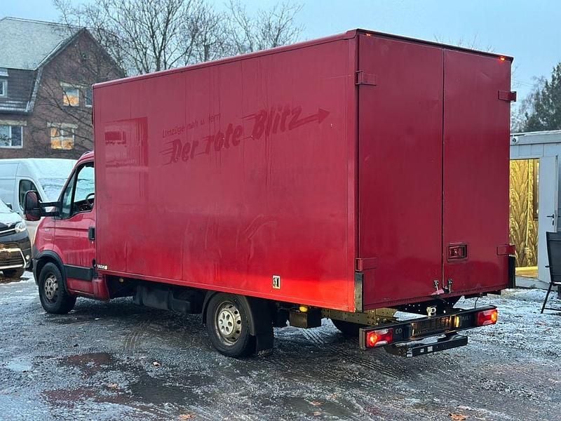 Gebraucht Iveco Daily 126 PS (92 kW) 2013 Rot Van / Kleinbus