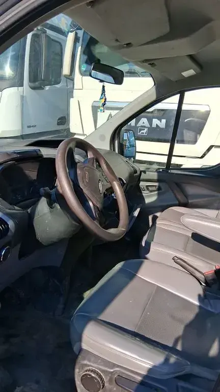 Gebraucht Ford 300 101 PS (74 kW) 2015 Weiß Kombi