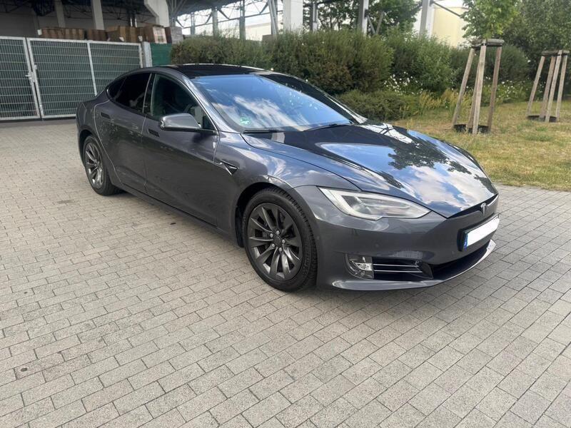 Grau Gebraucht 2018 Tesla Model S Limousine | 23.900 € (Fairer Preis) - Bild 1/4