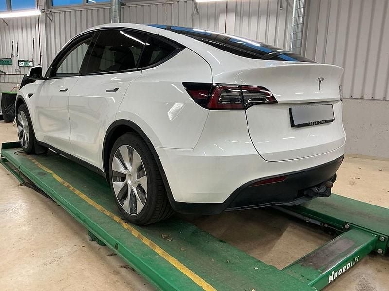 Gebraucht Tesla Model Y RWD 219 kW (299 PS) 2024 Weiß SUV