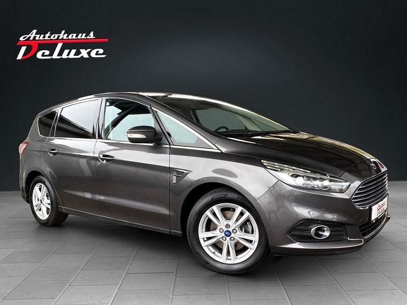 Używany Ford S-MAX Titanium 179 KM (131 kW) 2018 Szary Minivan