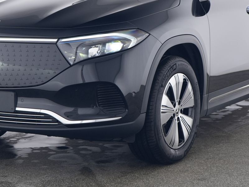Gebraucht Mercedes EQA300 Progressive 167 kW (228 PS) 2024 Schwarz metalliclack kosmosschwarz SUV
