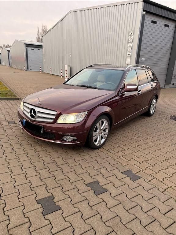 Gebraucht Mercedes C320 Avantgarde 224 PS (164 kW) 2007 Rot Limousine