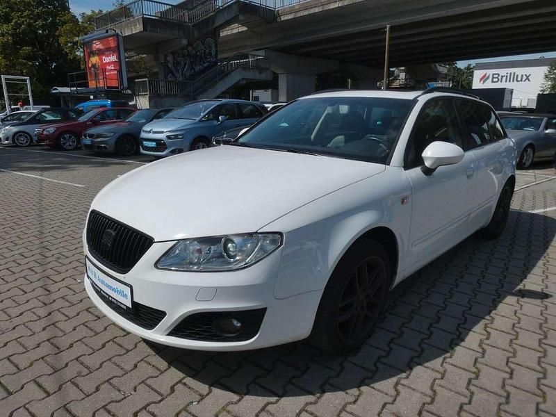 Weiß Gebraucht 2011 Seat Exeo Style Kombi | 4.200 € (Fairer Preis) - Bild 1/4