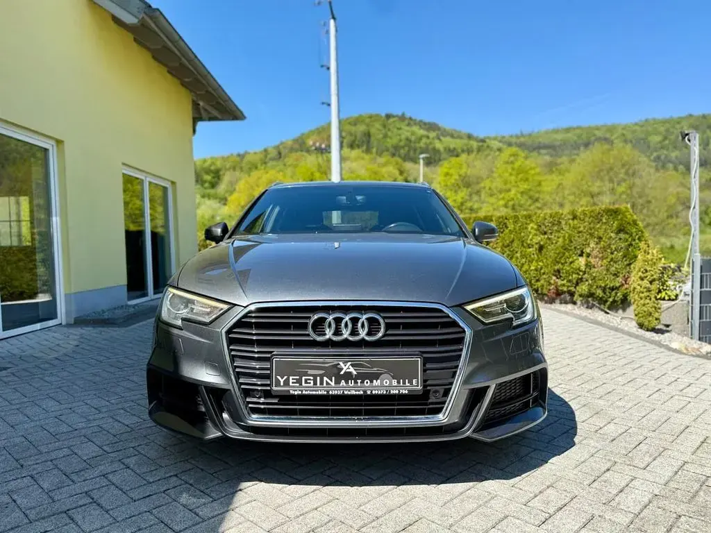 Second-hand Audi A3 S-Line 150 CP (110 kW) 2019 Gri Berlinǎ