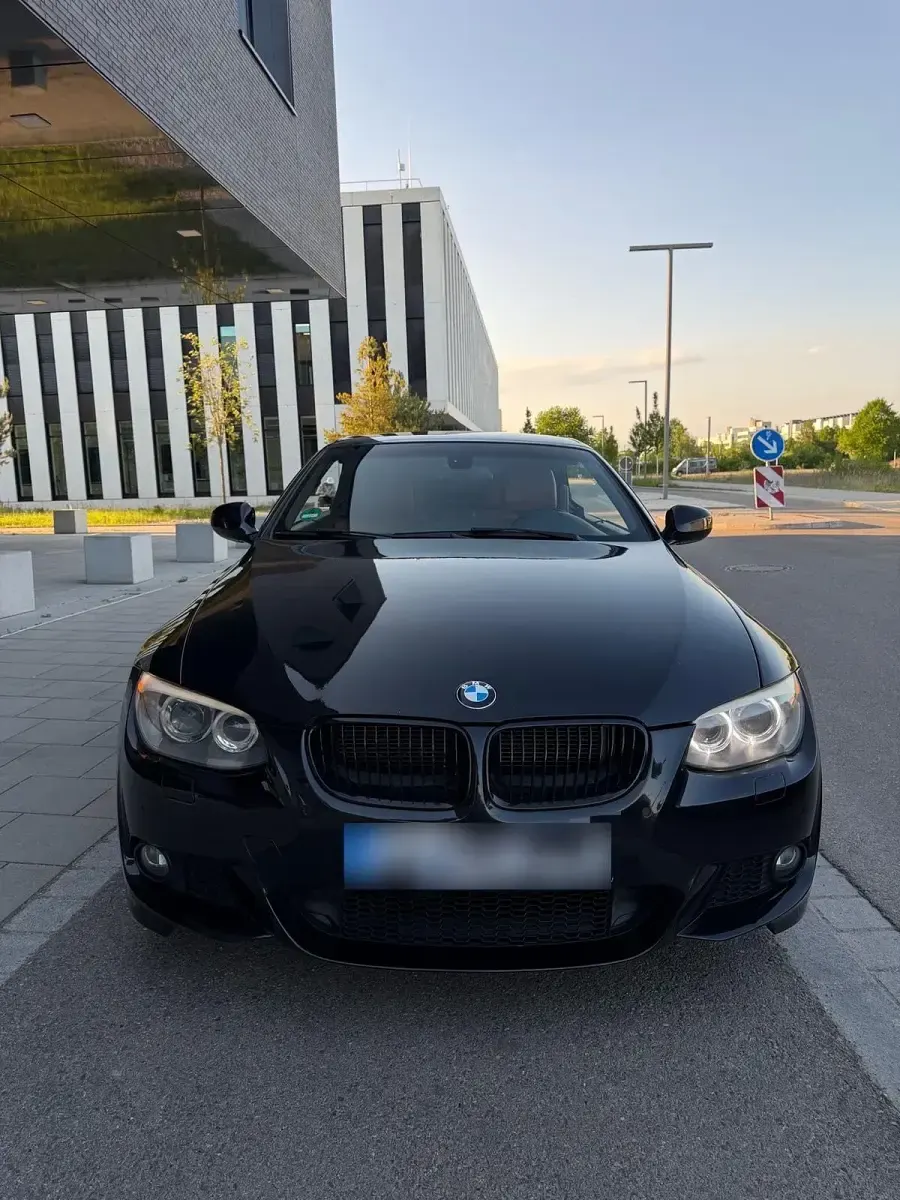 Gebraucht BMW 325 Cabriolet M Sport 218 PS (160 kW) 2011 Schwarz Cabrio