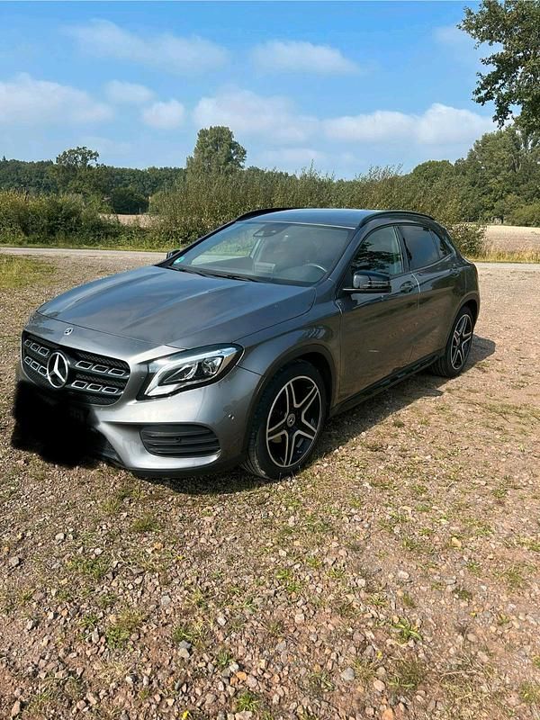 Gebraucht Mercedes GLA200 156 PS (114 kW) 2019 Grau SUV