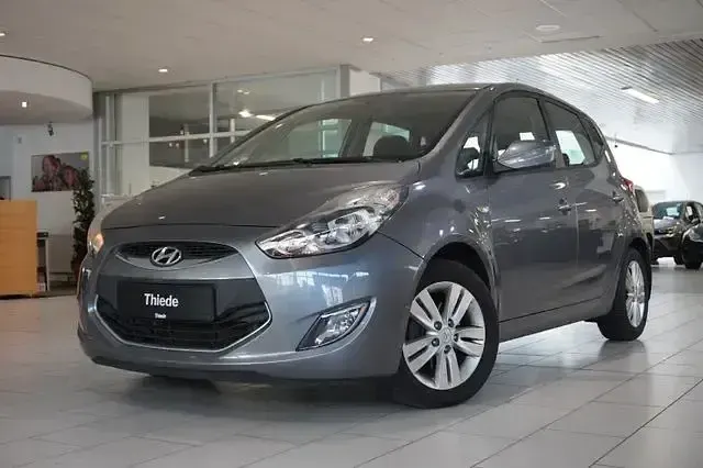 Gebraucht Hyundai ix20 Trend 125 PS (91 kW) 2015 Grau metallic Kleinwagen