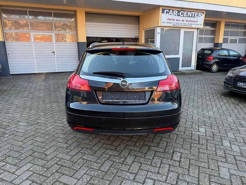 Gebraucht Opel Insignia Edition 160 PS (117 kW) 2010 Schwarz Kombi