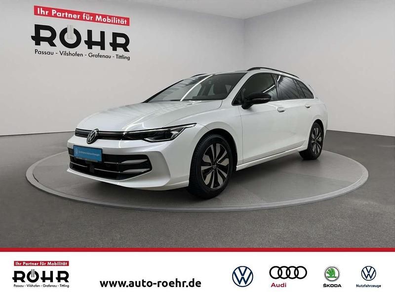 Oryxweiss perlmutteffekt Gebraucht 2024 VW Golf VIII Goal Kombi | 28.560 € (Superpreis) - Bild 1/4