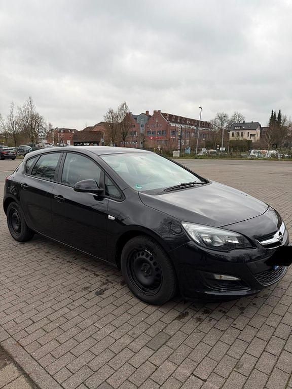 Schwarz Gebraucht 2015 Opel Astra Selection Limousine | 8.650 € (Etwas zu teuer) - Bild 1/4
