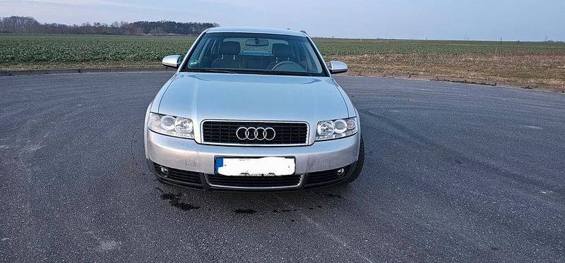 Gebraucht Audi A4 131 PS (96 kW) 2002 Silber Limousine