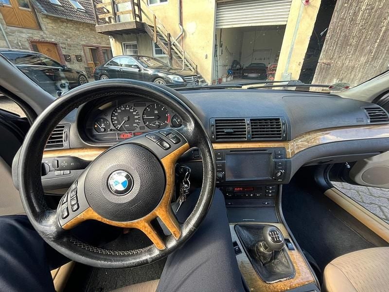 Gebraucht BMW 320 150 PS (110 kW) 2004 Schwarz Limousine