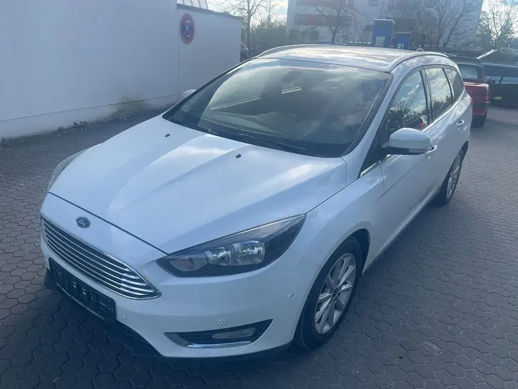 Używany Ford Focus Titanium 150 KM (110 kW) 2016 Biały Sedan/Limuzyna