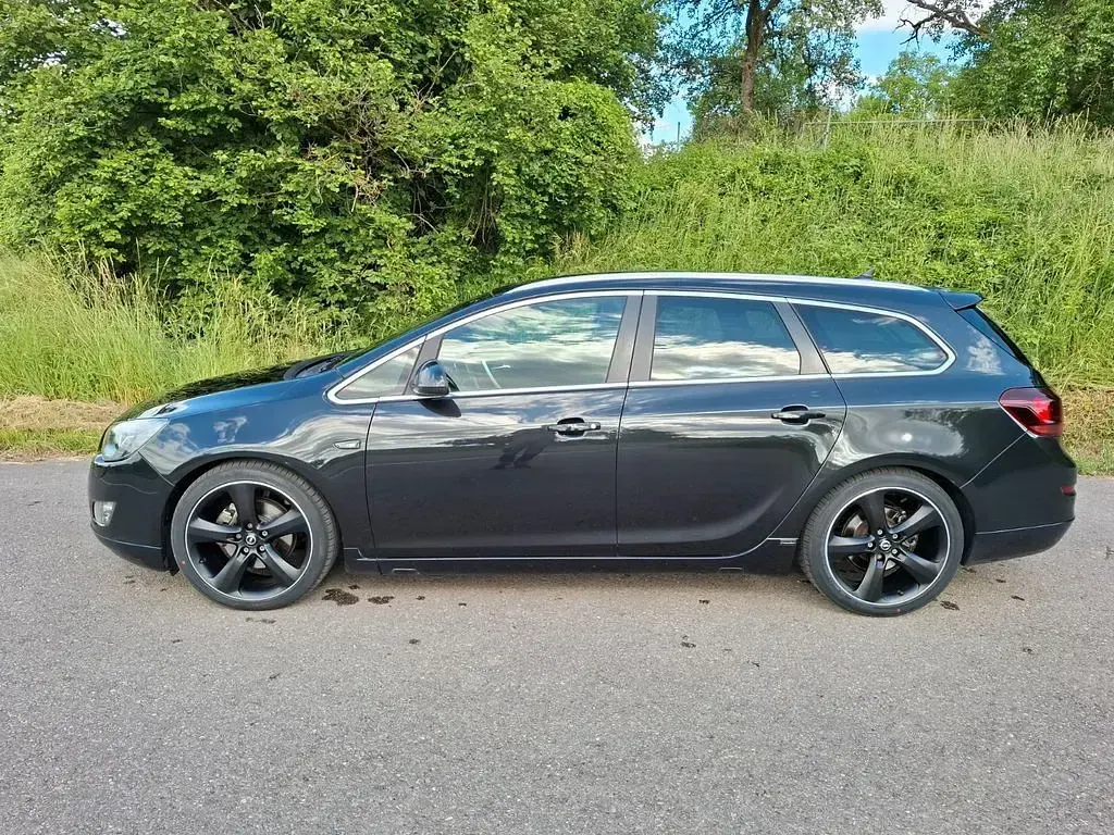 Gebraucht Opel Astra OPC 179 PS (131 kW) 2011 Schwarz Kombi
