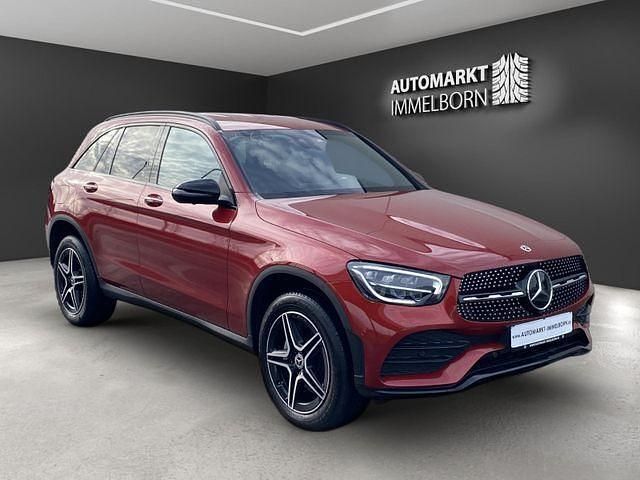 Rot Gebraucht 2021 Mercedes GLC300e AMG SUV | 41.980 € (Fairer Preis) - Bild 1/4