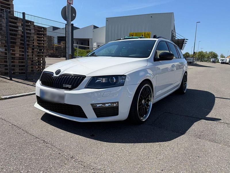 Gebraucht Skoda Octavia RS 184 PS (135 kW) 2016 Weiß Kleinwagen