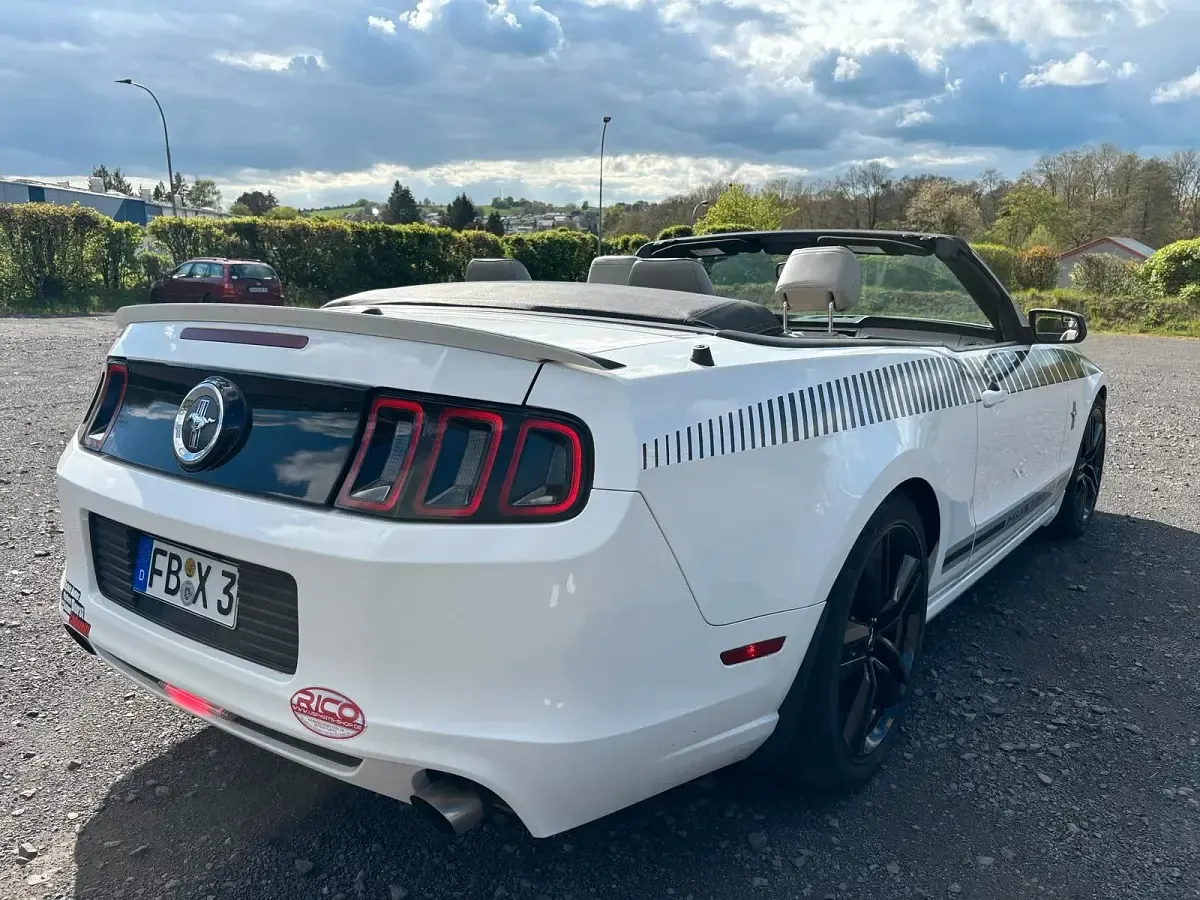 Occasion Ford Mustang 306 ch (225 kW) 2013 Blanc Cabriolet
