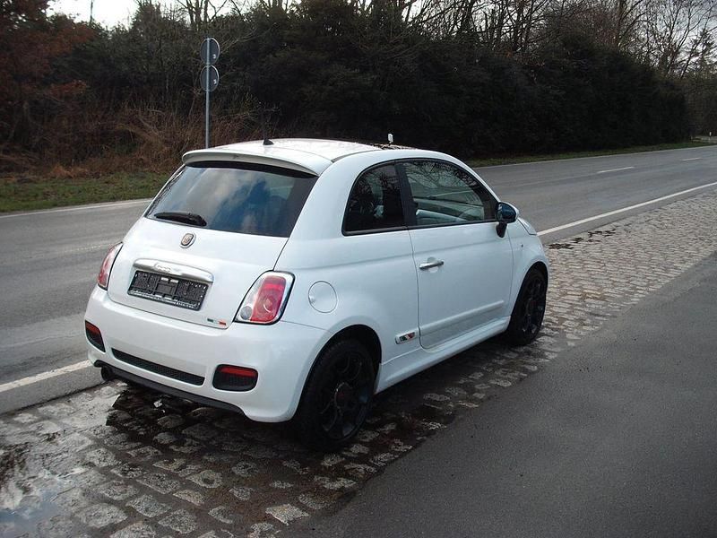 Gebraucht Fiat 500 Lounge 105 PS (77 kW) 2015 Weiß Kleinwagen