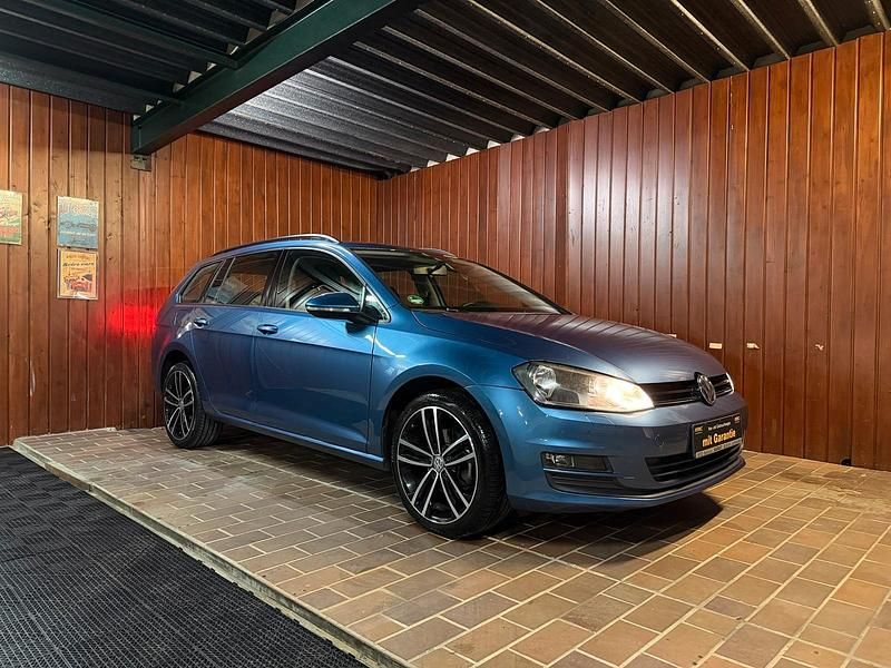Blau Gebraucht 2016 VW Golf VII Kombi | 8.499 € (Superpreis) - Bild 1/4