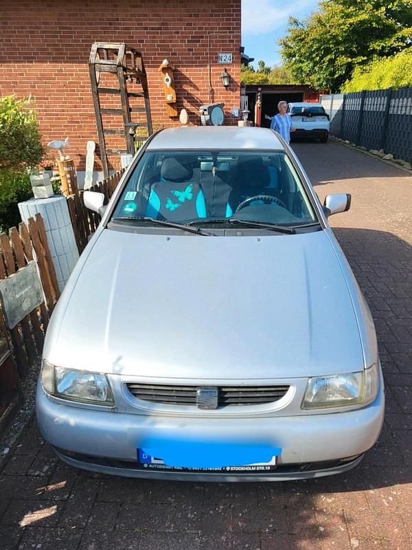 Silber Gebraucht 1997 Seat Ibiza Kleinwagen | 1.375 € (Fairer Preis) - Bild 1/4
