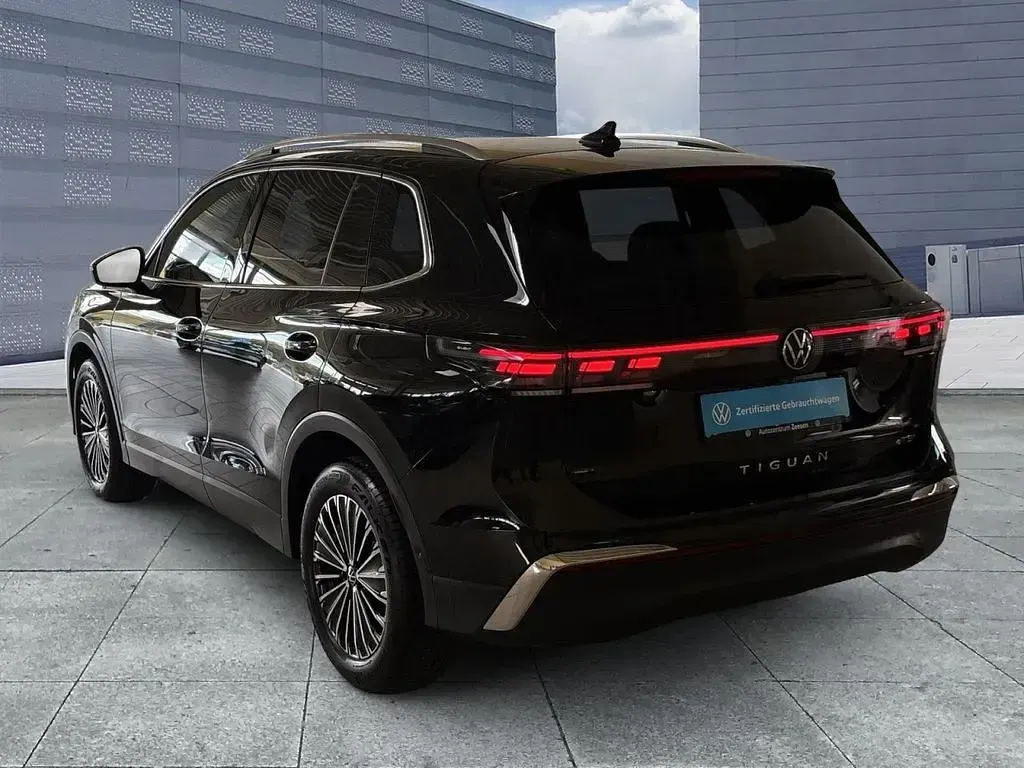 Gebraucht VW Tiguan Elegance 150 PS (110 kW) 2025 Schwarz SUV