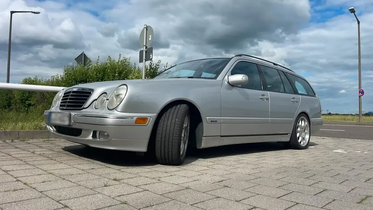 Gebraucht Mercedes E430 279 PS (205 kW) 1999 Silber Limousine