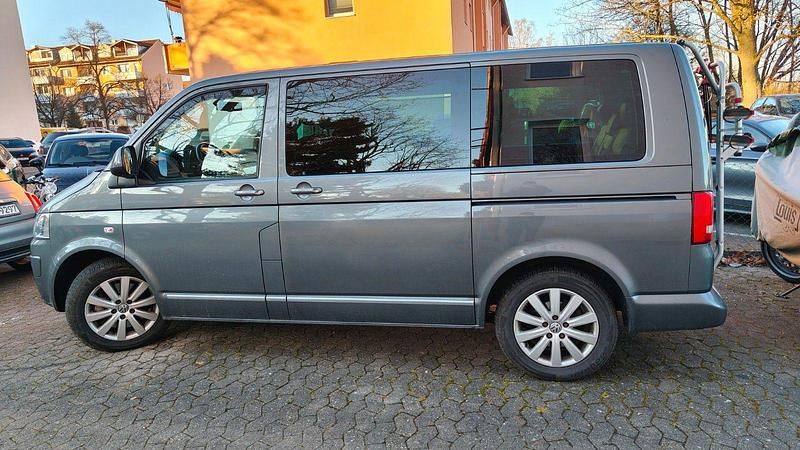 Gebraucht VW Multivan 180 PS (132 kW) 2013 Grau Van