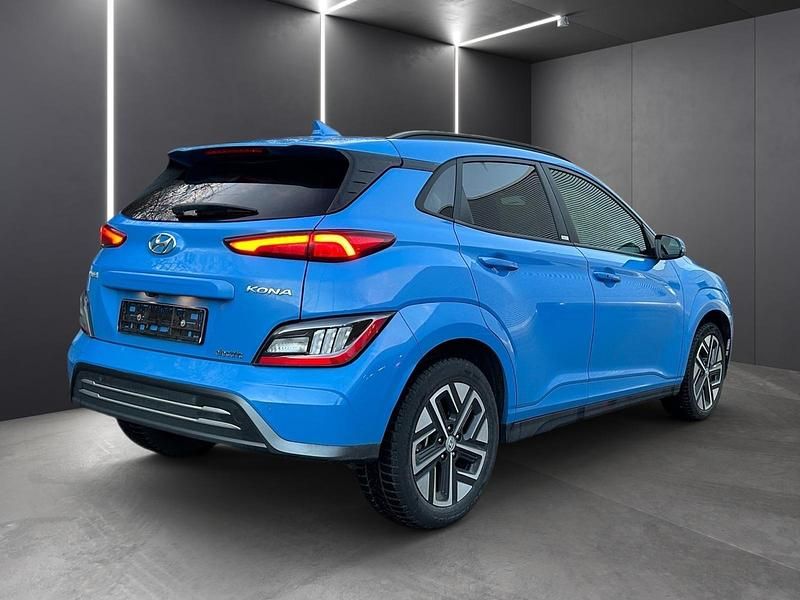 Gebraucht Hyundai Kona Trend 100 kW (136 PS) 2021 Blau SUV