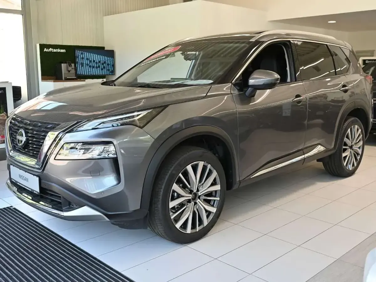 Neu Nissan X-Trail Tekna+ 163 PS (119 kW) 2025 Gun metallic (m) SUV