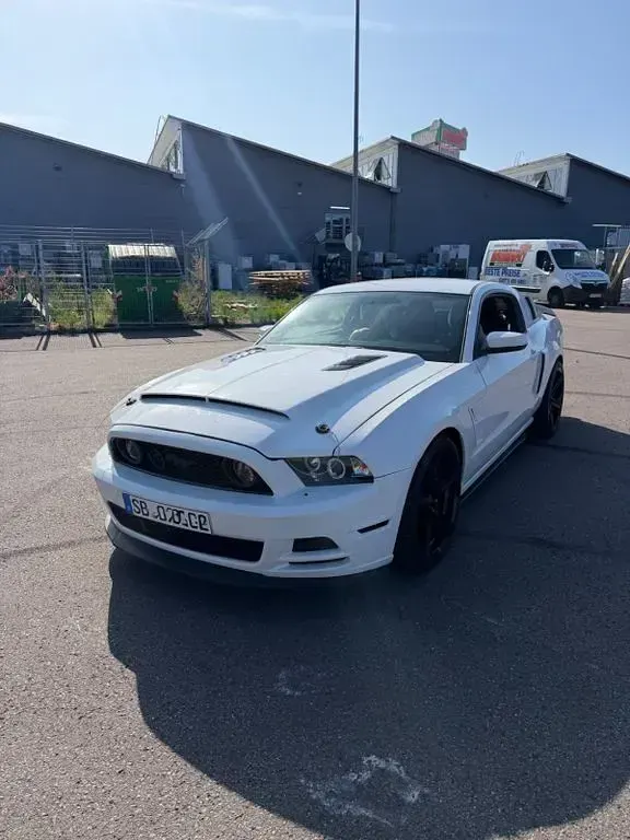 Gebraucht Ford Mustang 424 PS (311 kW) 2014 Weiß Coupé