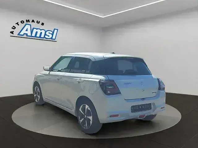 Gebraucht Suzuki Swift Comfort+ 83 PS (61 kW) 2025 Weiß Kleinwagen