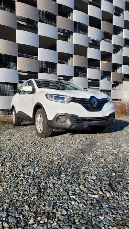 Gebraucht Renault Kadjar Life 131 PS (96 kW) 2016 Weiß SUV