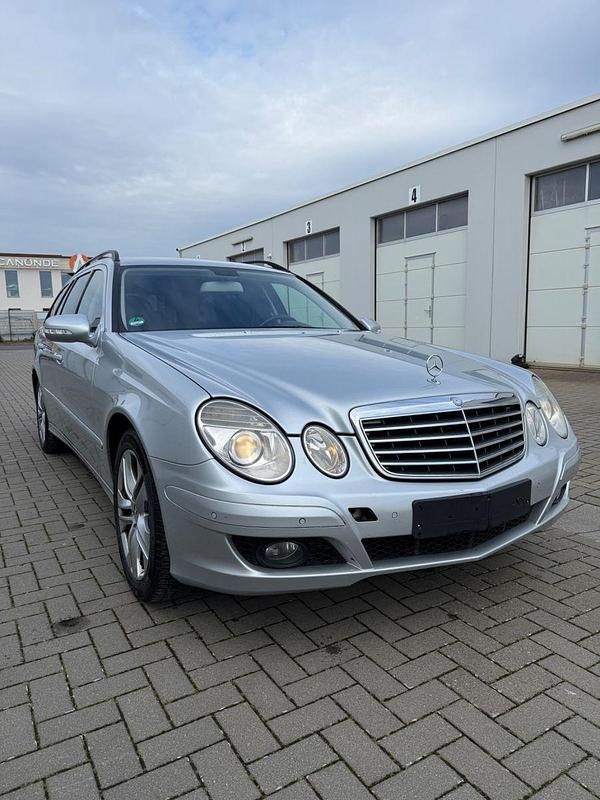 Gebraucht Mercedes E200 184 PS (135 kW) 2008 Silber Kombi