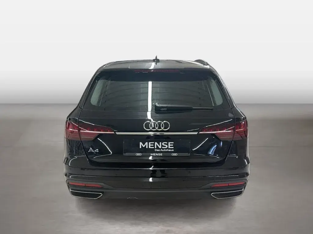 Gebraucht Audi A4 Basis 204 PS (150 kW) 2022 Mythosschwarz Kombi