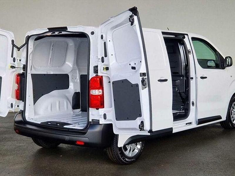 Weiss Gebraucht 2023 Citroën e-Jumpy Van / Kleinbus | 22.970 € (Teuer) - Bild 1/4