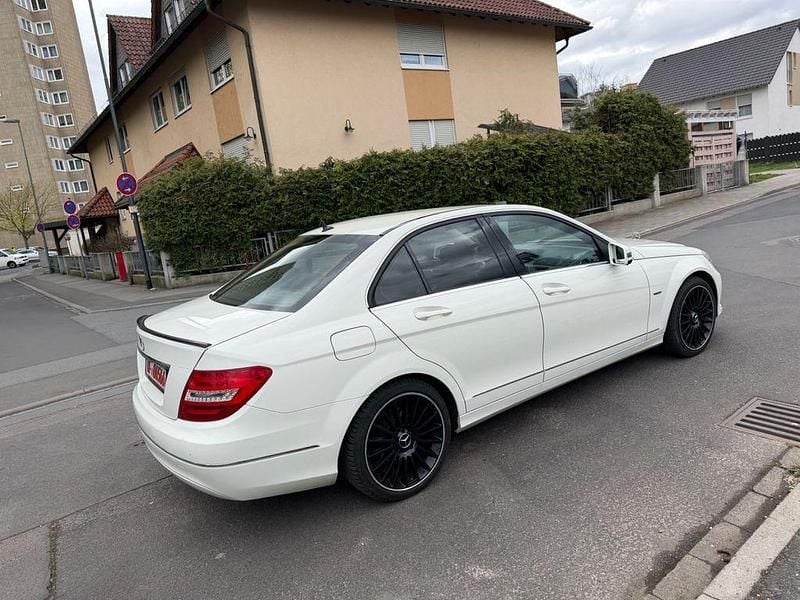 Gebraucht Mercedes C220 170 PS (125 kW) 2012 Weiß Limousine