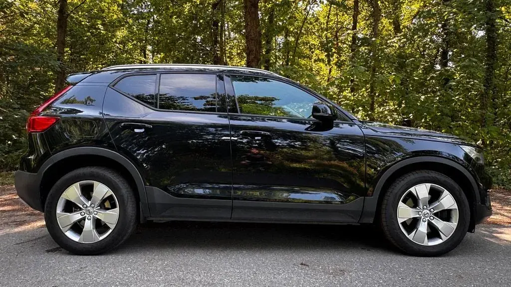 Gebraucht Volvo XC40 Momentum 190 PS (139 kW) 2019 Schwarz SUV