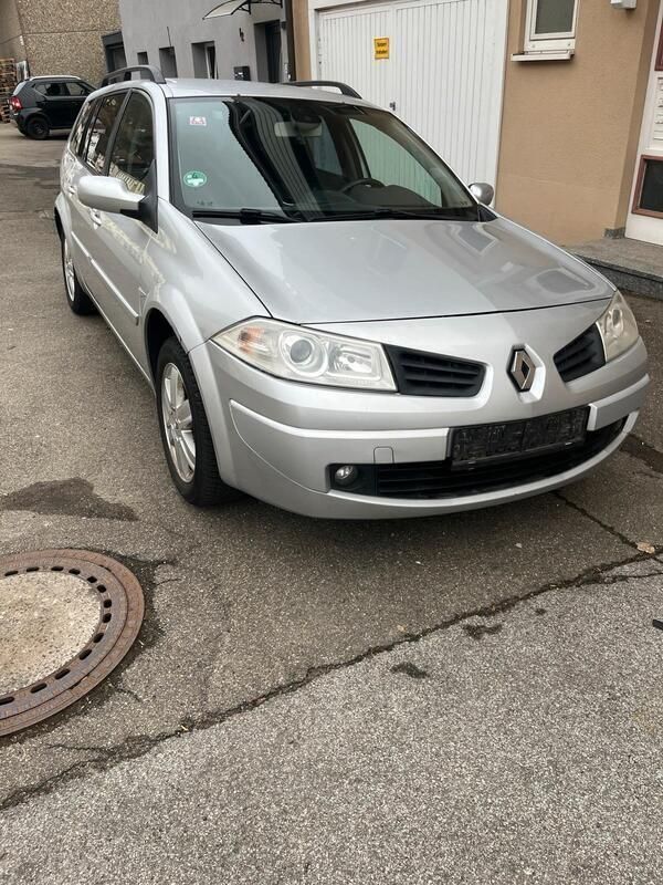 Grau Gebraucht 2008 Renault Mégane GrandTour Kombi | 600 € (Superpreis) - Bild 1/4
