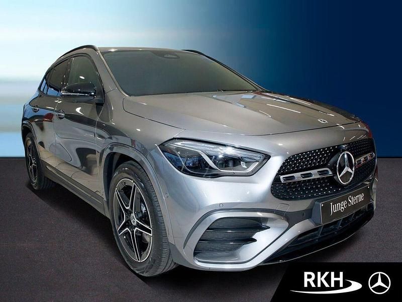 Gebraucht Mercedes GLA200 Night 163 PS (119 kW) 2025 Grau SUV