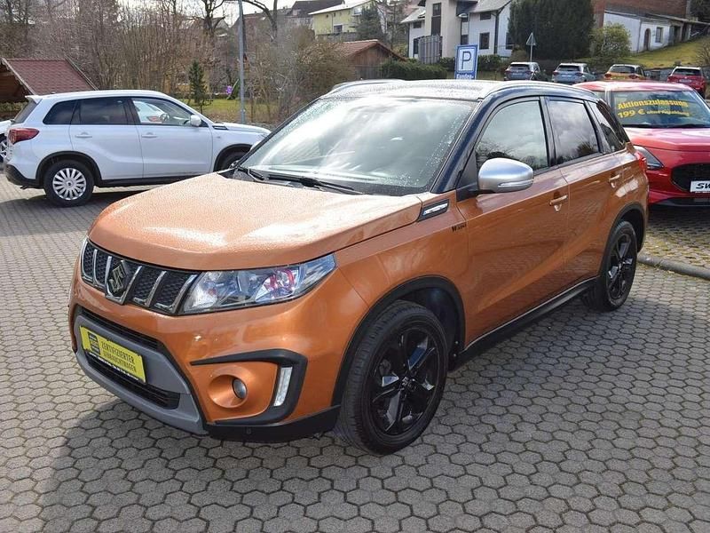 Gebraucht Suzuki Vitara 140 PS (102 kW) 2018 Horizon orange / black SUV
