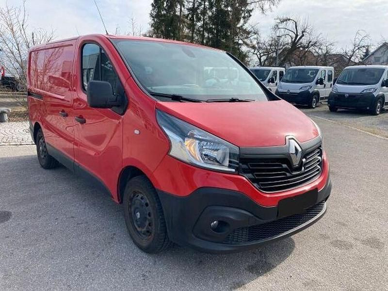 Gebraucht Renault Trafic 140 PS (102 kW) 2015 Rot Van / Kleinbus