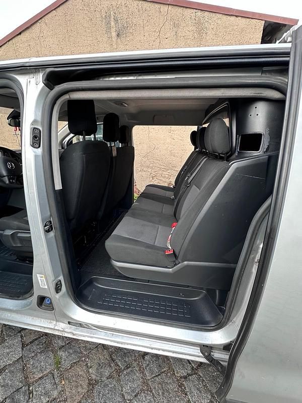 Gebraucht Toyota Proace 170 PS (125 kW) 2017 Silber Van / Kleinbus