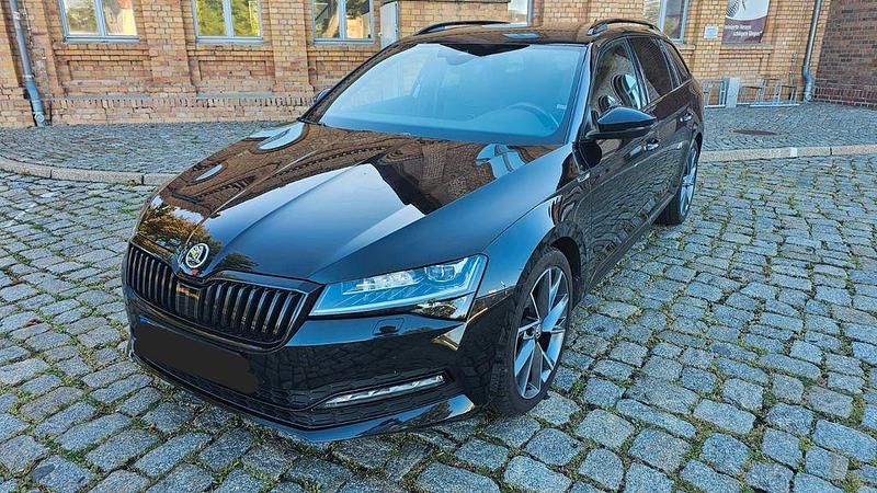 Schwarz Gebraucht 2019 Skoda Superb SportLine Kombi | 21.990 € (Fairer Preis) - Bild 1/4