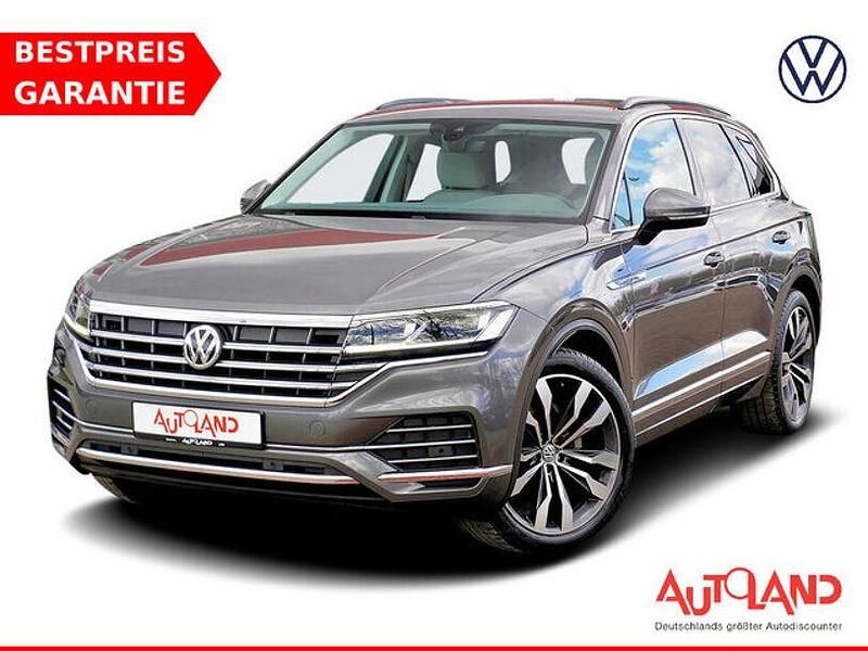 Grau Gebraucht 2019 VW Touareg Elegance SUV | 41.950 € (Etwas zu teuer) - Bild 1/4