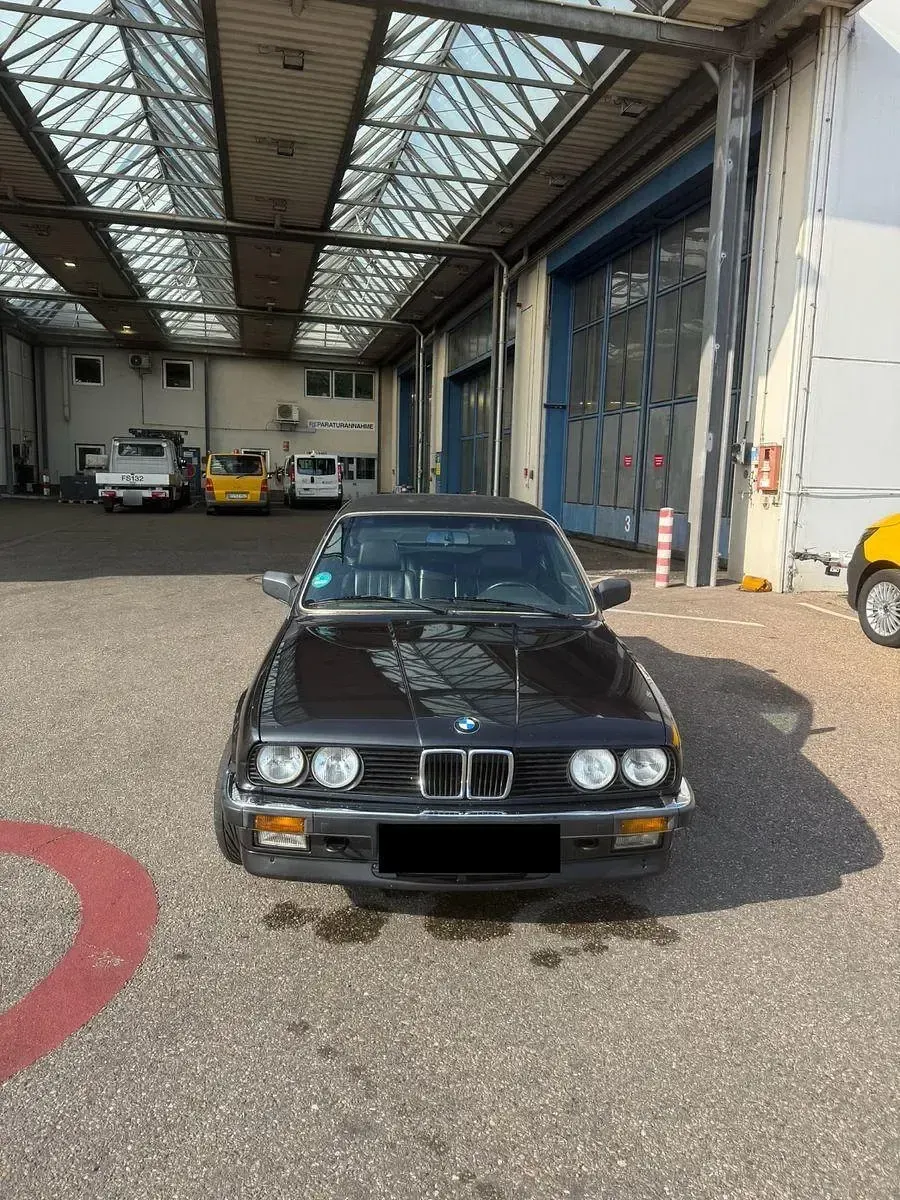 Gebraucht BMW 325 Cabriolet Performance 171 PS (125 kW) 1987 Schwarz Cabrio
