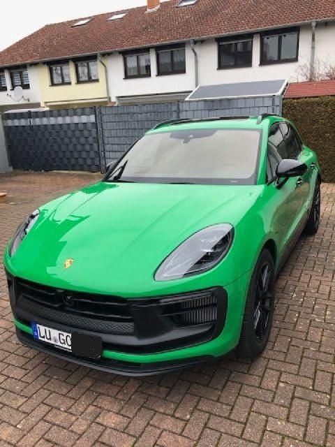Grün Gebraucht 2024 Porsche Macan GTS SUV | 97.900 € (Superpreis) - Bild 1/4