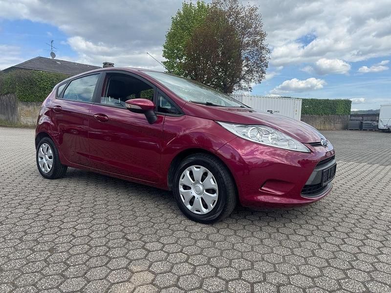 Usata Ford Fiesta 95 CV (69 kW) 2010 Rosso Utilitaria
