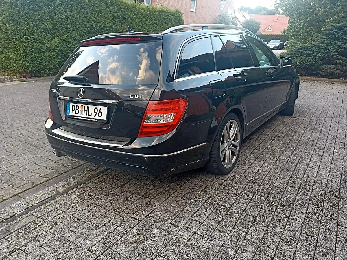 Gebraucht Mercedes C220 Avantgarde 170 PS (125 kW) 2012 Schwarz Limousine