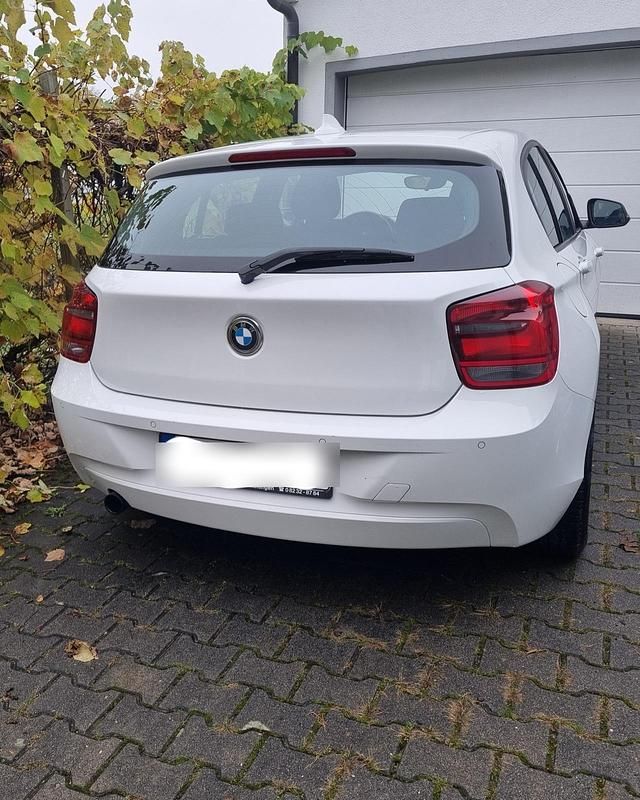 Weiß Gebraucht 2013 BMW 116 Kleinwagen | 6.000 € - Bild 1/4